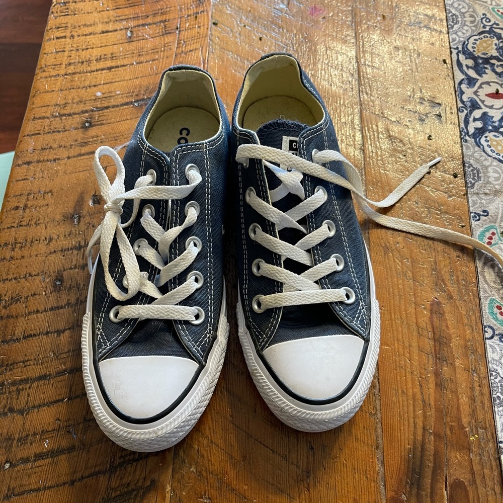 Women’s navy blue Converse